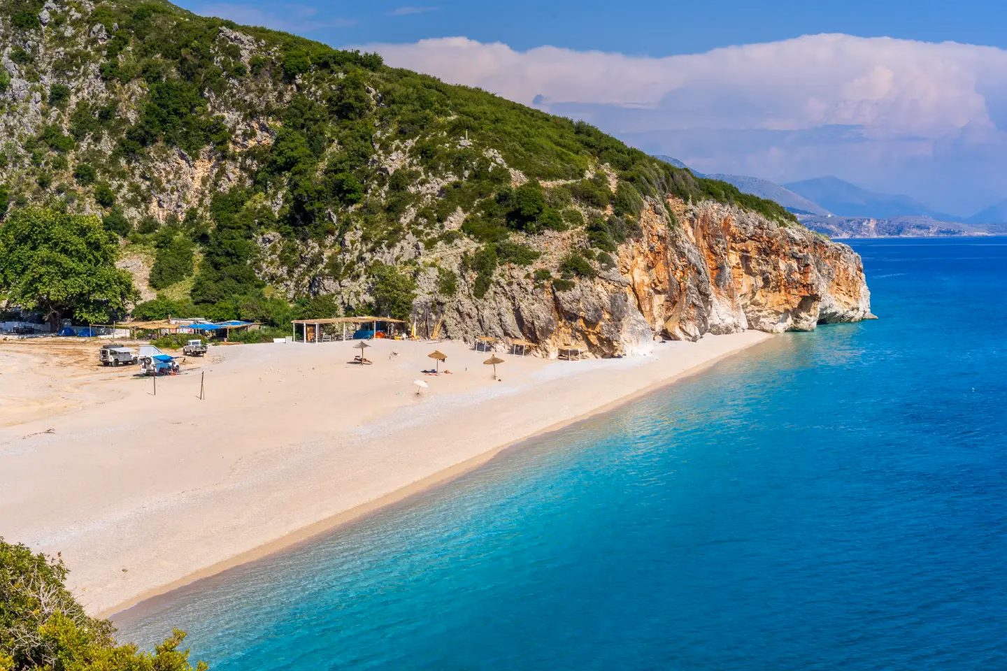 Car rental services with GPS and easy online booking for your trip