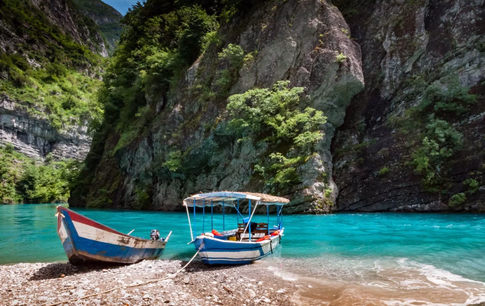 Safe car rentals and full insurance coverage in Albania