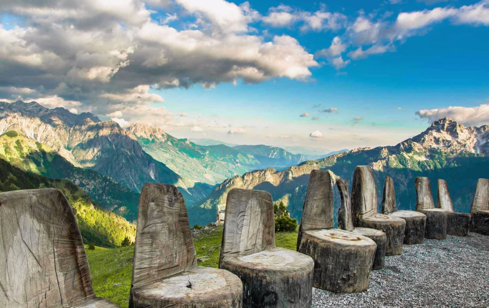 Safe driving and car rentals in Albania